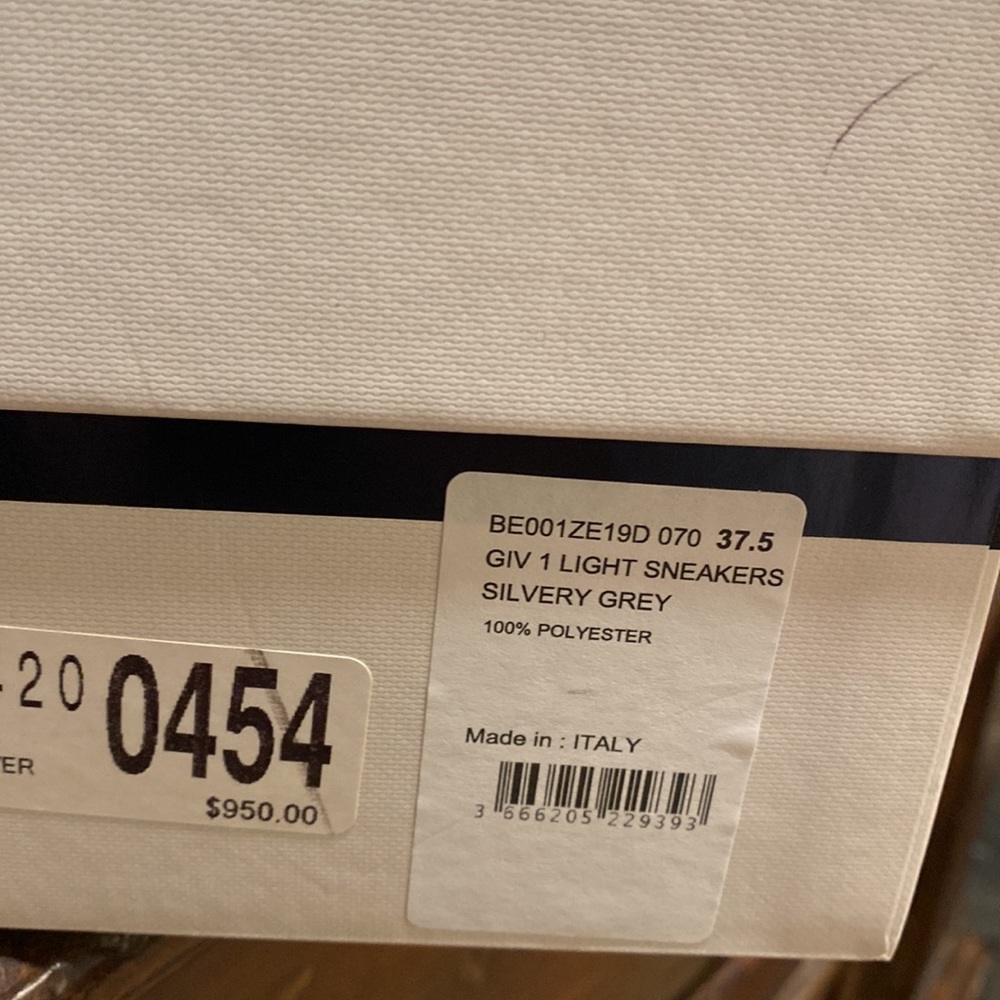 Givenchy tennis shoes - Picture 5 of 6
